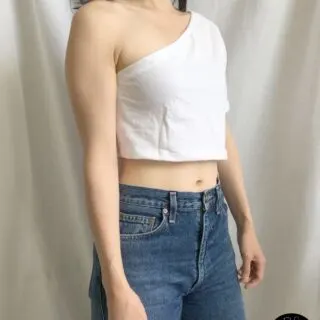 One shoulder crop top sideview