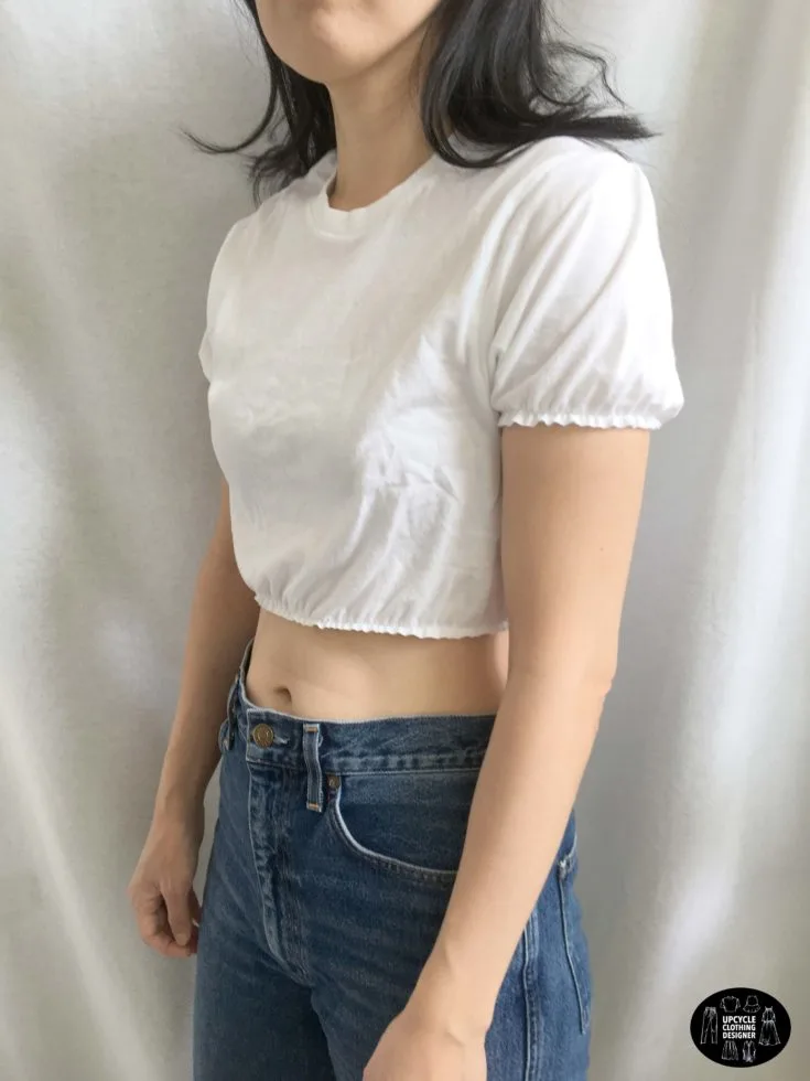 Puff sleeve crop top sideview