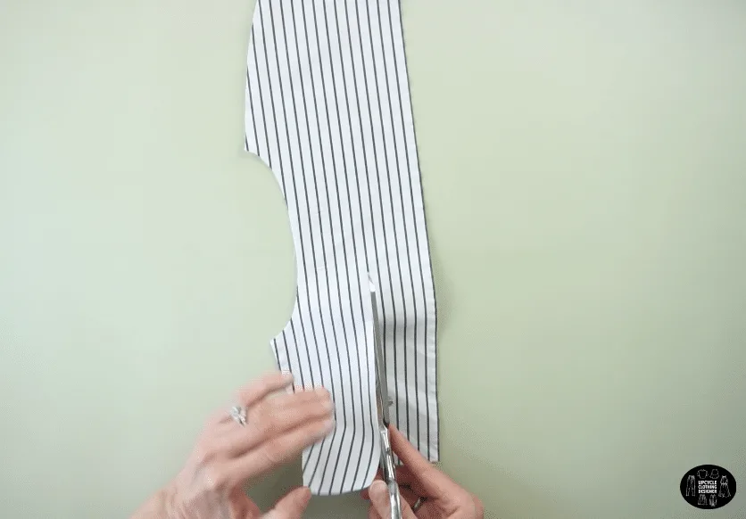 Use the original yoke piece to make the waistband of the shorts from men's dress shirt.