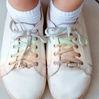 best way to wash shoes by hand