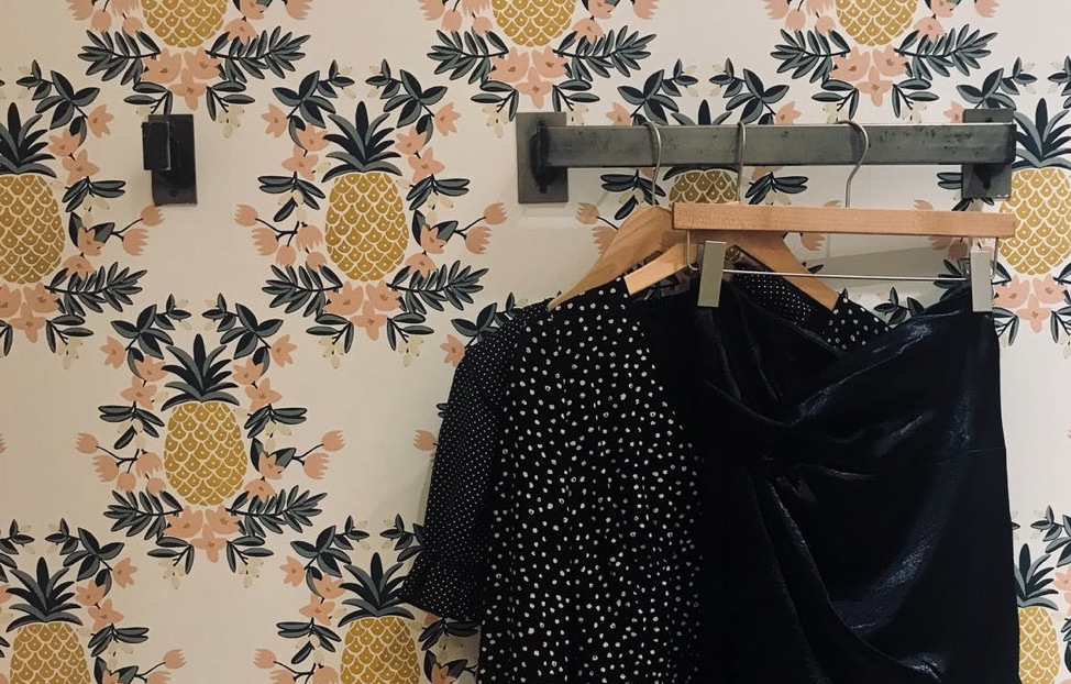 how-to-make-your-clothes-smell-good-instantly-fashion-wanderer