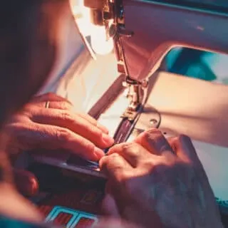 sewing zipper on sewing machine with regular foot